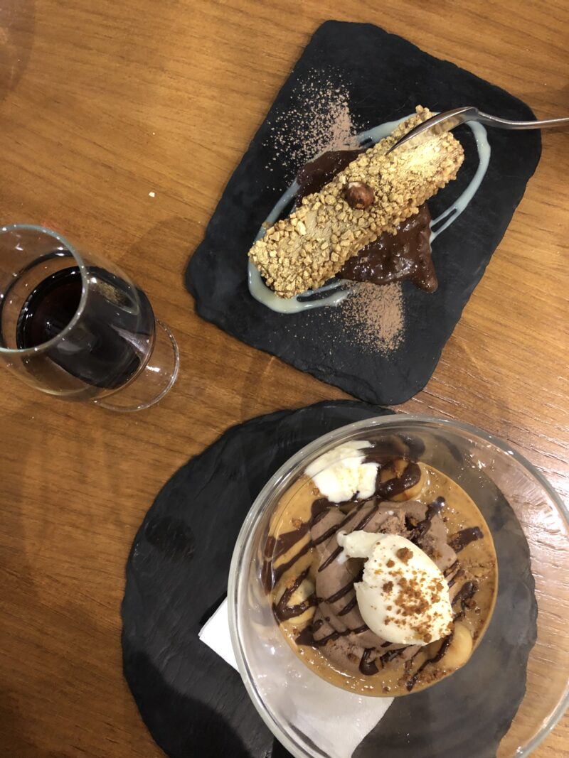 Postres de Chocolate en el pasaje: Gastrobar Sevilla