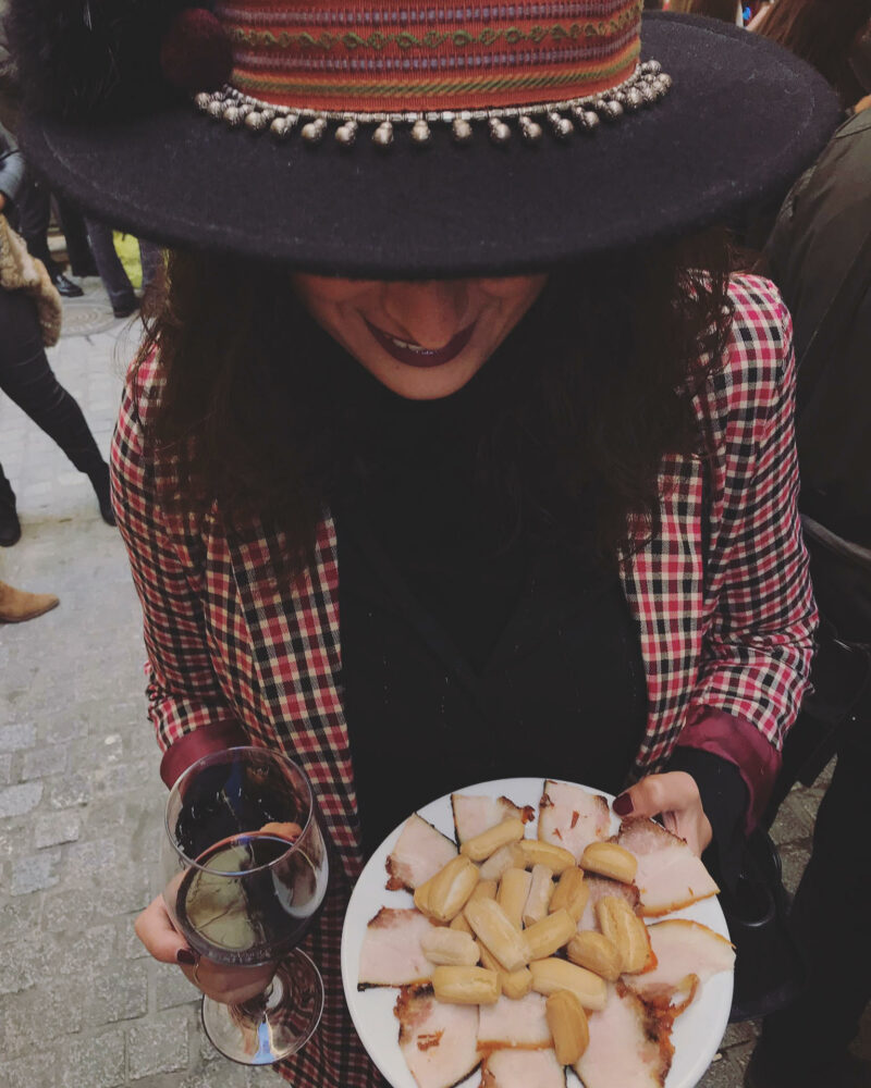 tapa de chicharrones. Gatsronomía de Sevilla
