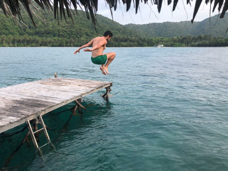Saltando al agua