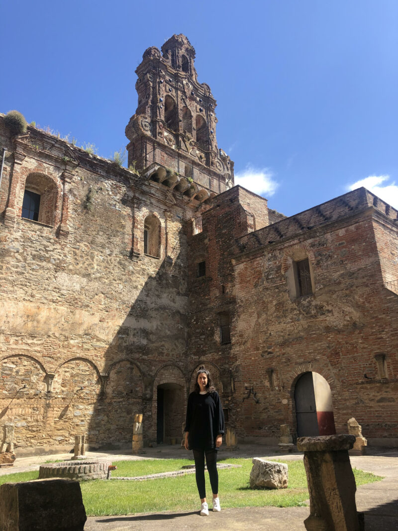 Antiguo claustro.  Escapada rural a la Sierra Norte