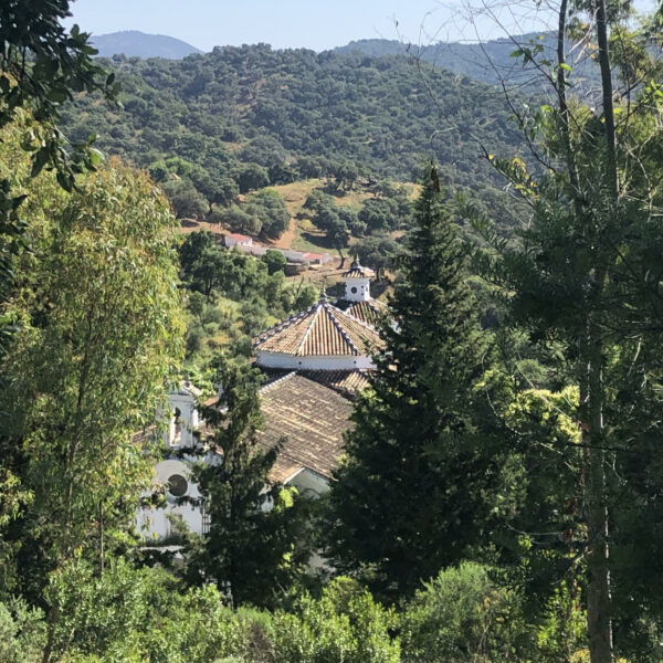 Ermita de la Virgen del Monte.  Escapada rural a la Sierra Norte