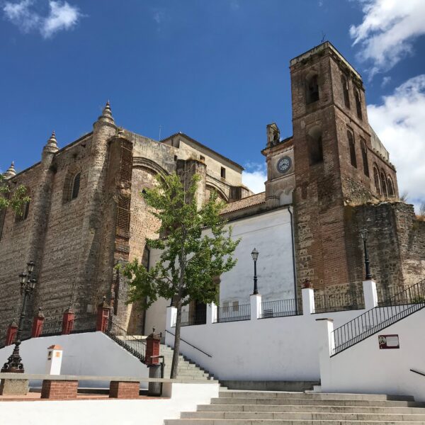 Plaza Mayor de Cazalla. Capital de turismo rural y escapada rural a la sierra norte