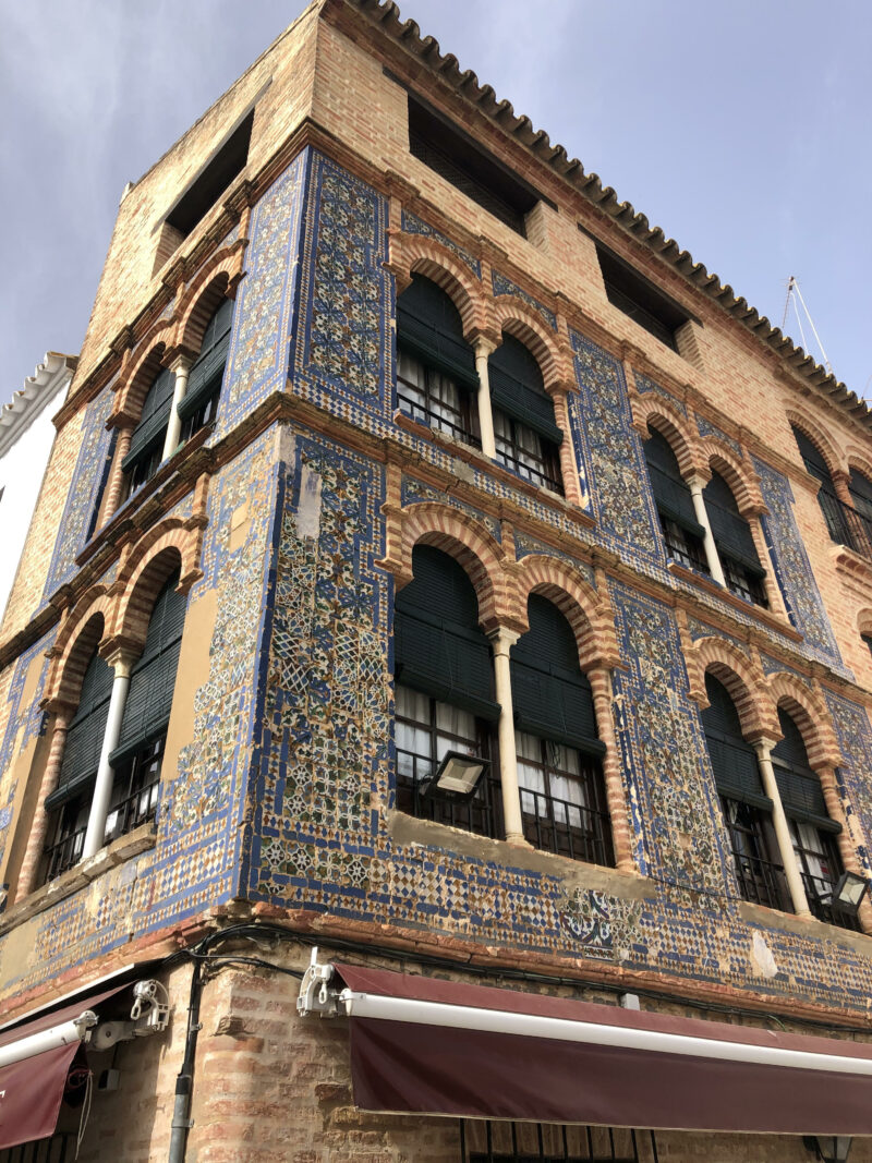 Detalle de casa en la Plaza de San Fernando.